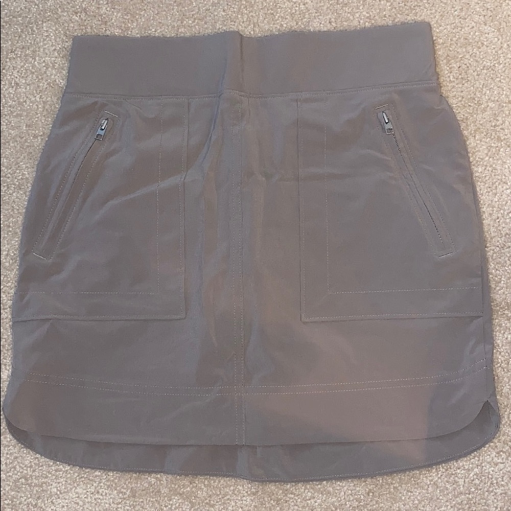 Athleta active wear skirt never worn